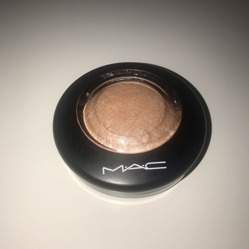 M.A.C cosmetics mineralize skin finish in soft and gentle